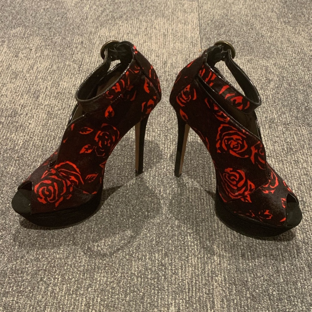 Vintage Betsey Johnson Elegant Red Floral Women's Heels